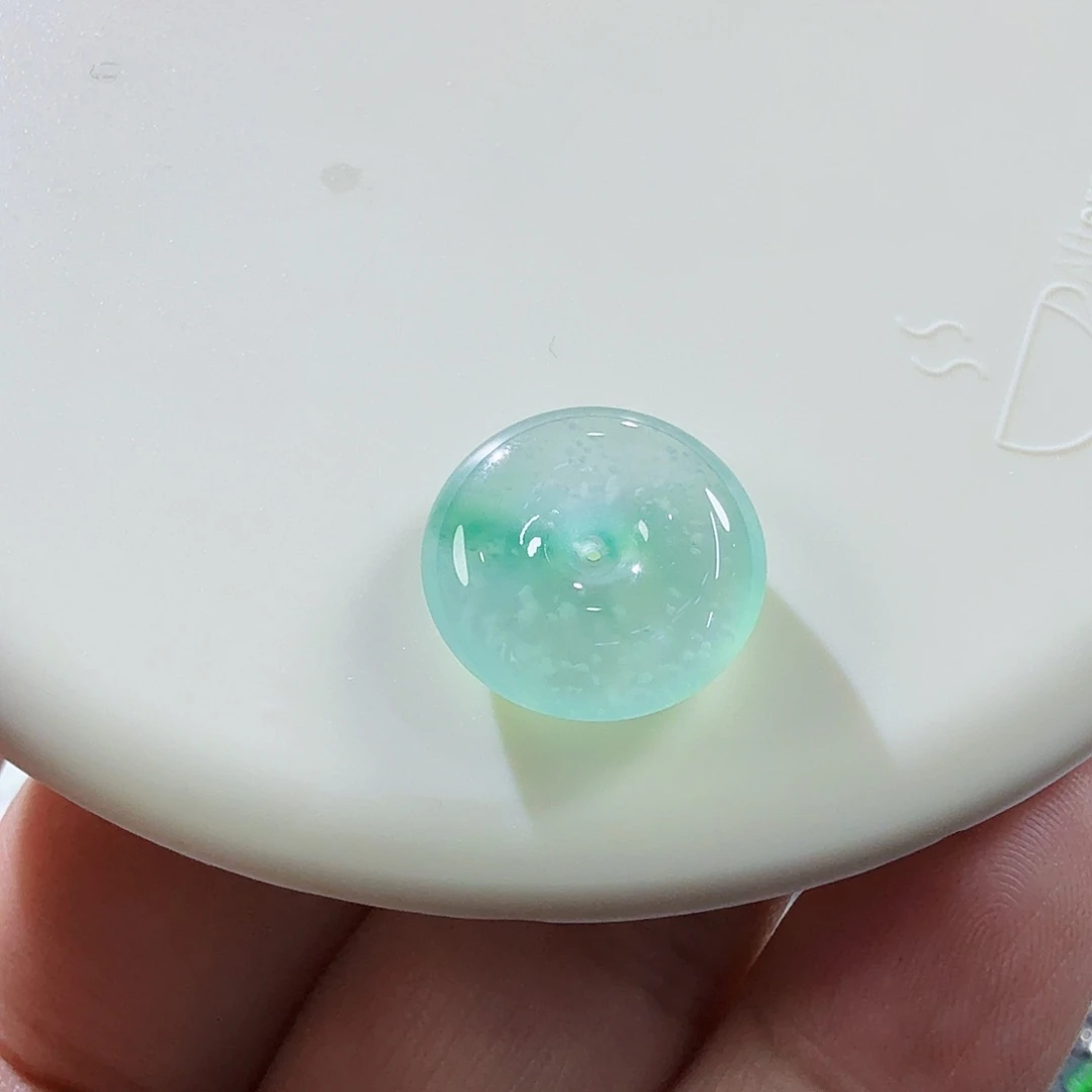 翡翠未镶嵌颈饰木纳扣子