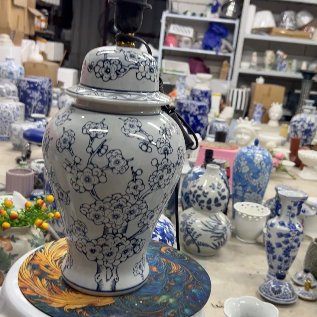 微瑕青花瓷器值得厚爱