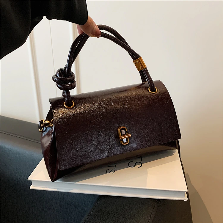 2025秋季新款高级感洋气百搭轻奢单肩腋下包斜跨手提高质感小方包