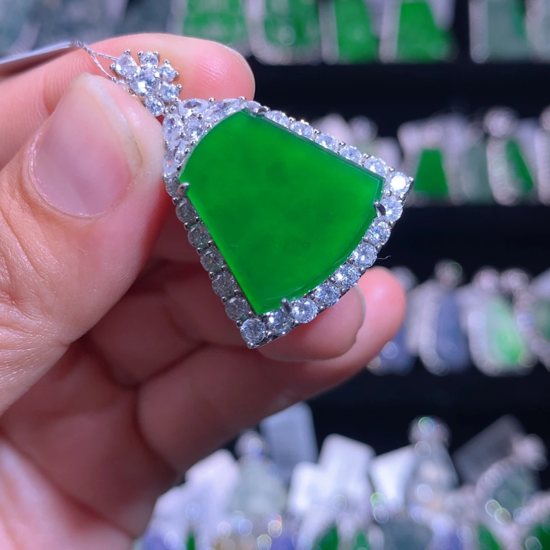 【闪购商品】颈饰银S925镶嵌翡翠天然翡翠