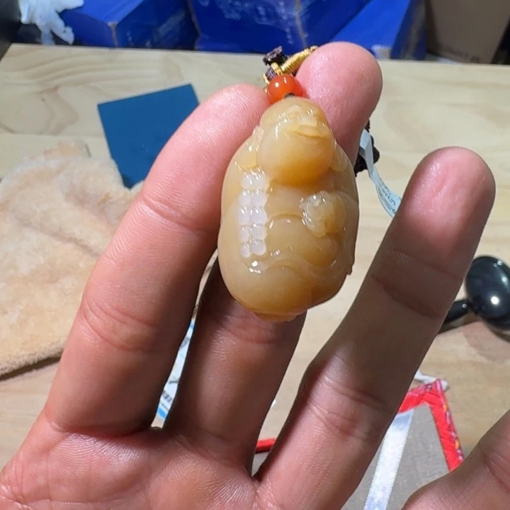 未镶嵌和田玉（糖玉）挂件