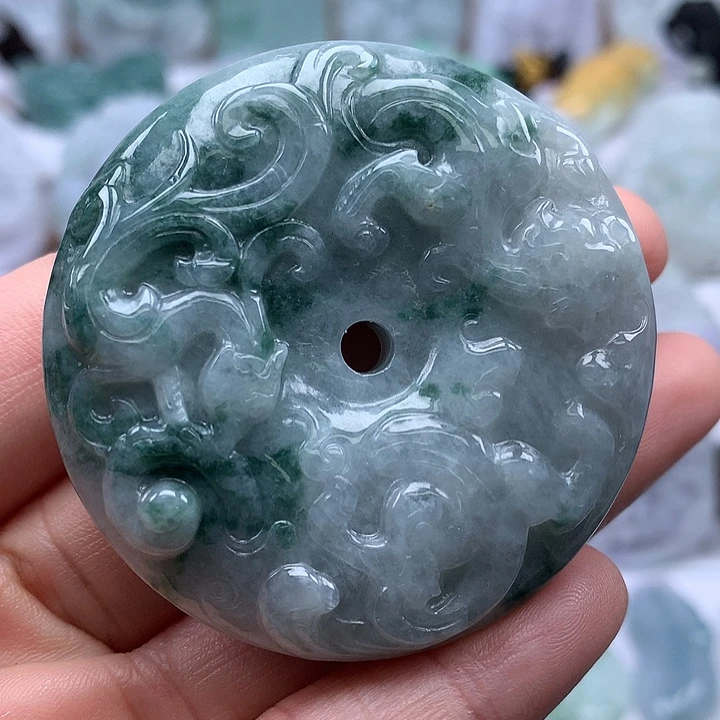 翡翠未镶嵌颈饰龙凤呈祥两面工艺福利卡厚13+