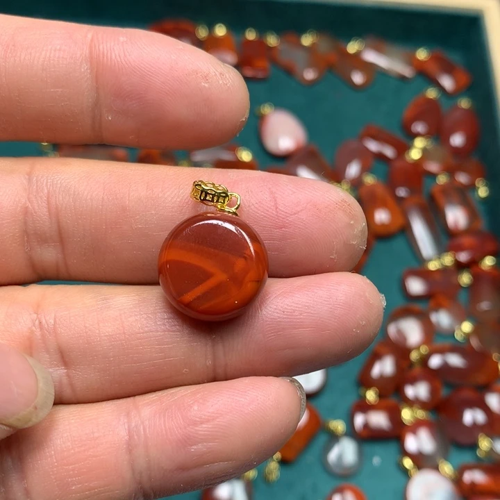 南红玛瑙吊坠(不含链)银S925镶嵌小**天