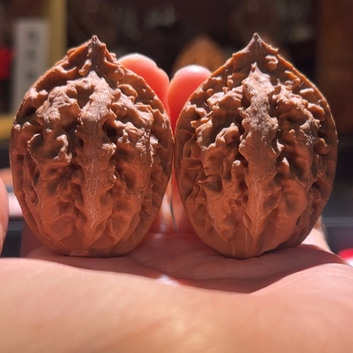 文玩核桃吊坠狼牙趸51