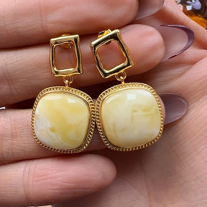 蜜蜡未镶嵌珠宝奇石