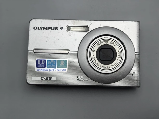 9新 Olympus/奥林巴斯 c-25/800w像素 3倍变焦ccd xd卡自备