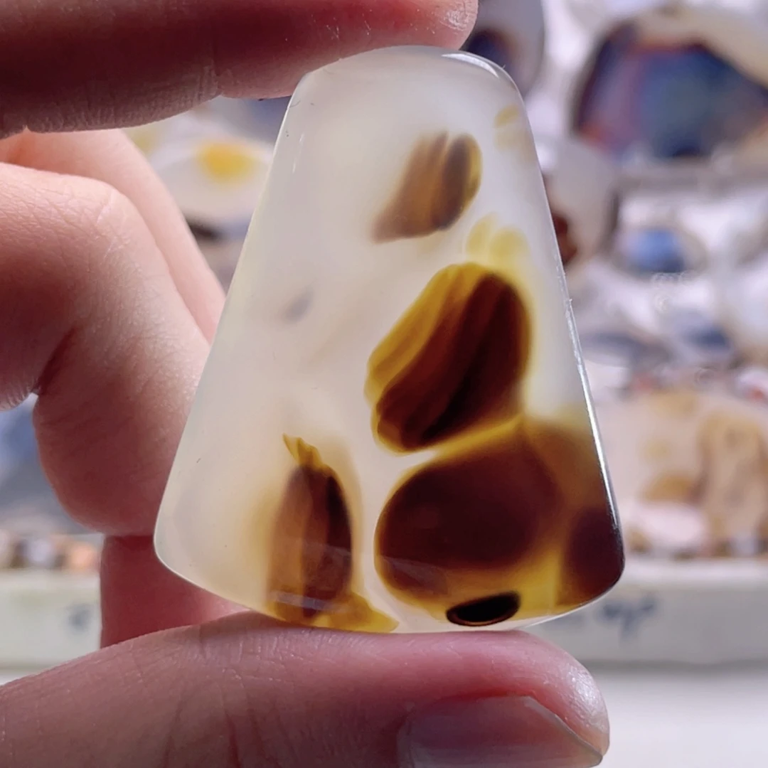 玛瑙/玉髓未镶嵌珠宝奇石