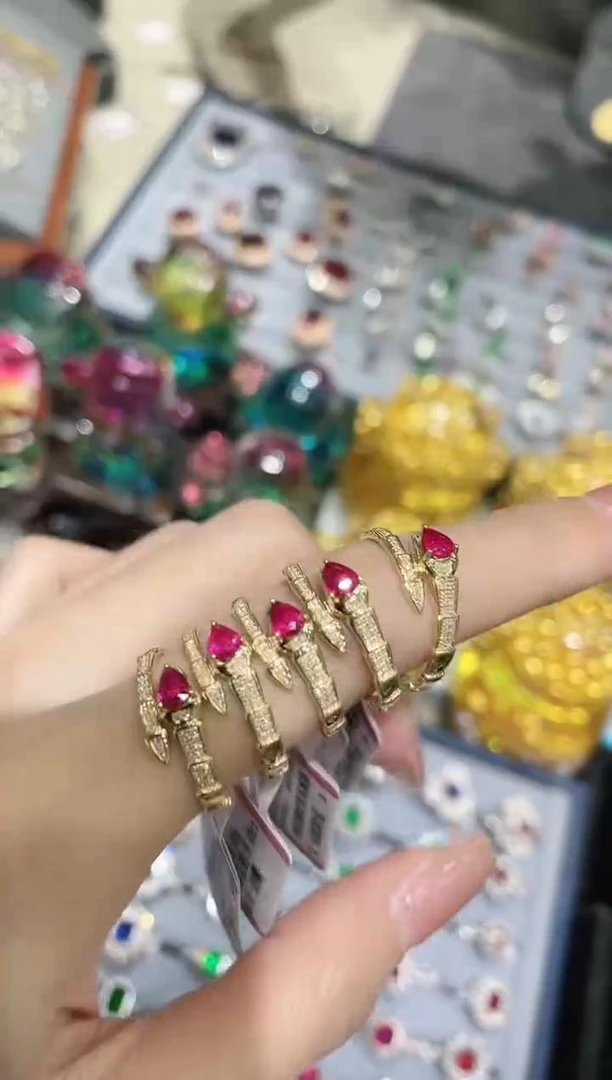 18K金镶嵌天然无烧红宝石戒指蛇戒 K黄 多样性发其一