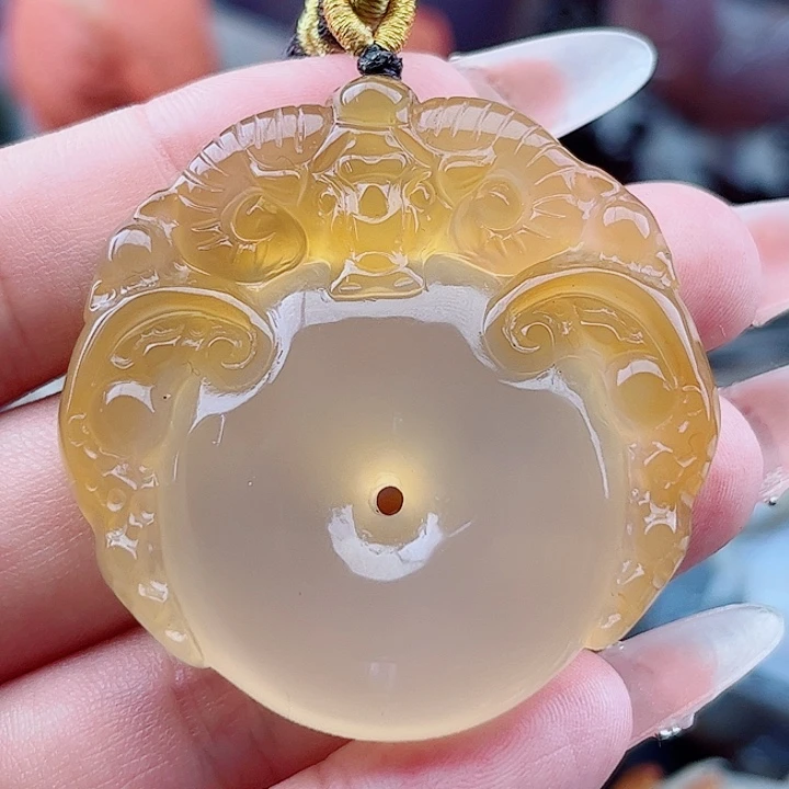 苏***龙玛瑙未镶嵌手饰吊坠