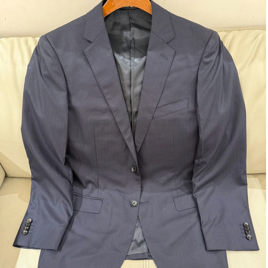 WC702AW男士藏青条纹商务西服羊毛87%+山羊绒9%两粒扣单开叉外