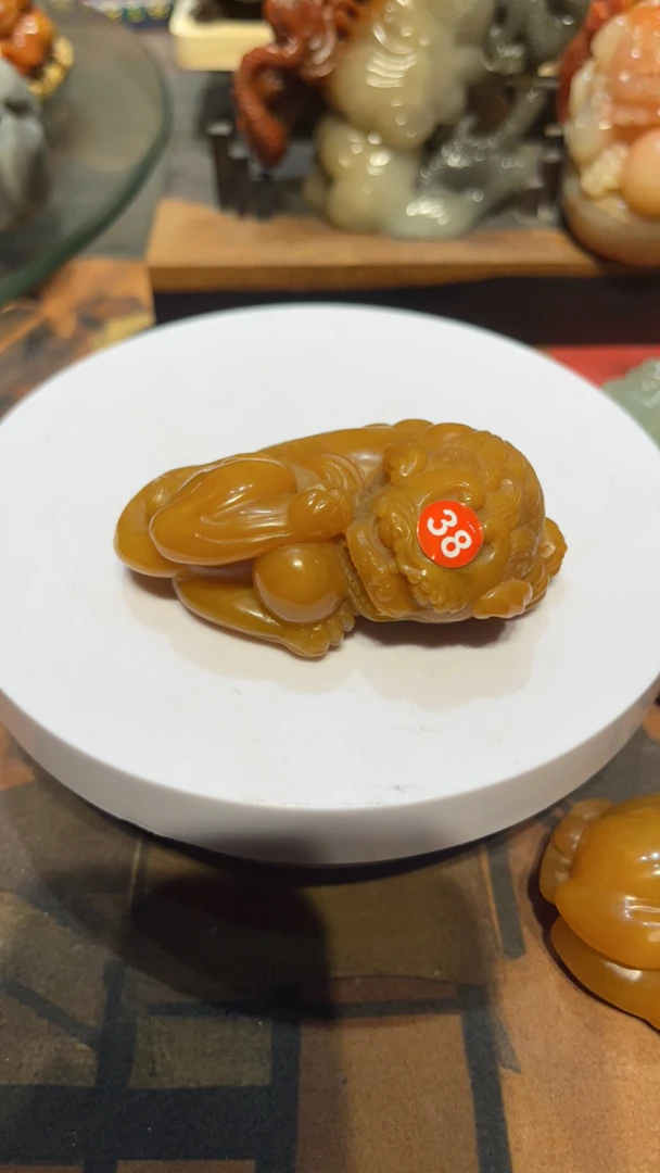 北部黄貔貅手把件