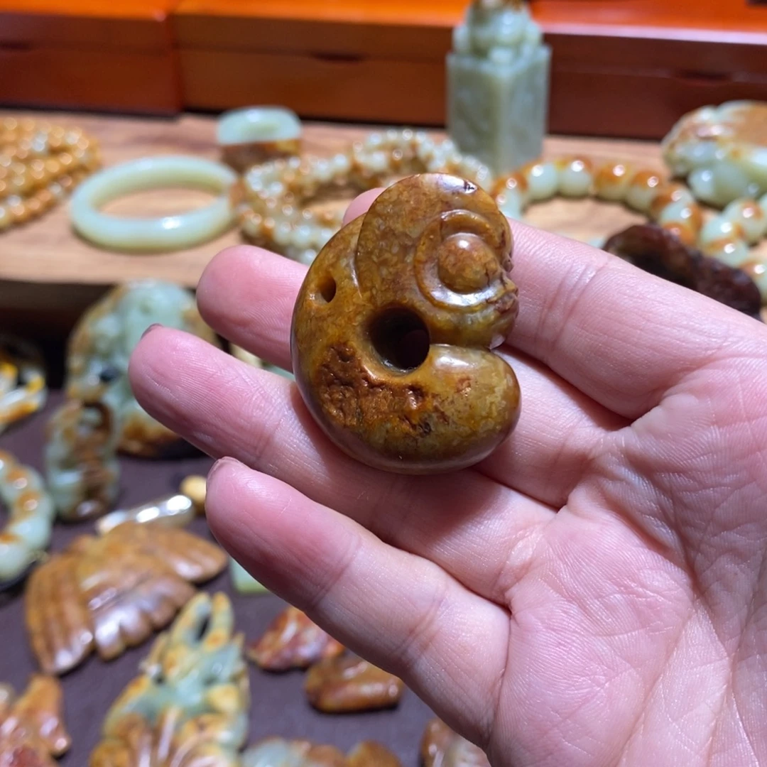 岫岩河磨玉（透闪石质玉）未镶嵌珠宝奇石