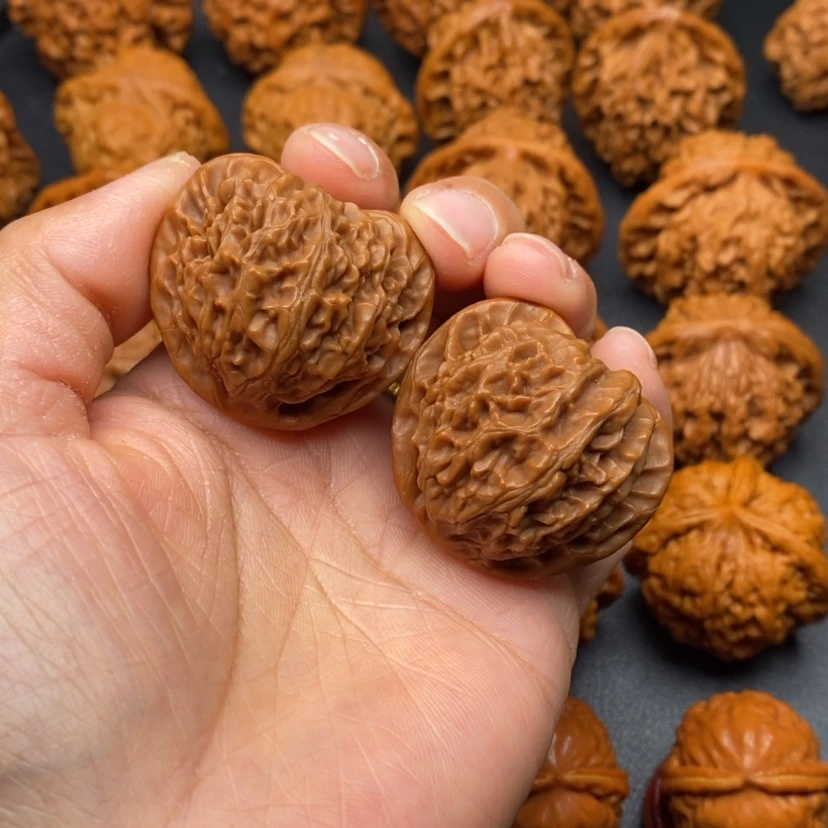 【闪购商品】文玩核桃把件36宫灯