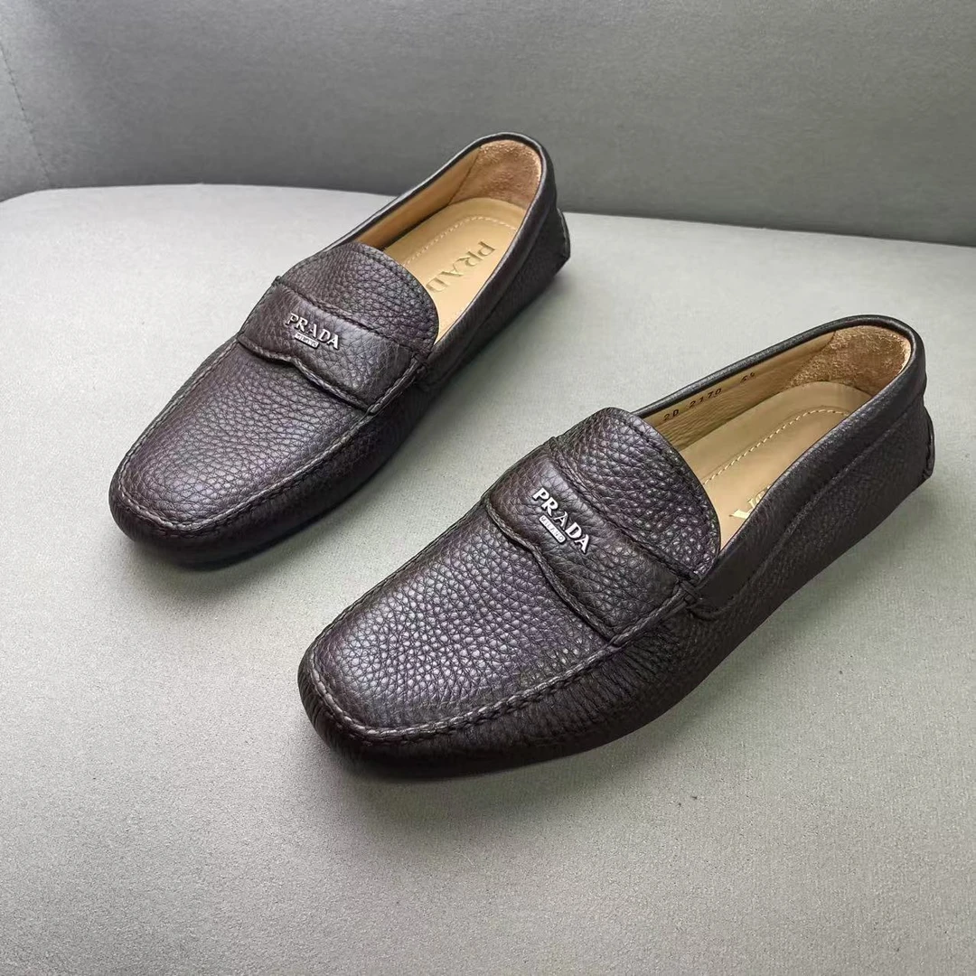未使用 Prada/普拉达 棕色皮面银标logo休闲豆豆鞋 39.5码/全新