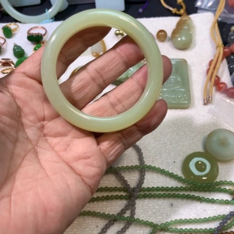 颈饰未镶嵌和田玉*️****