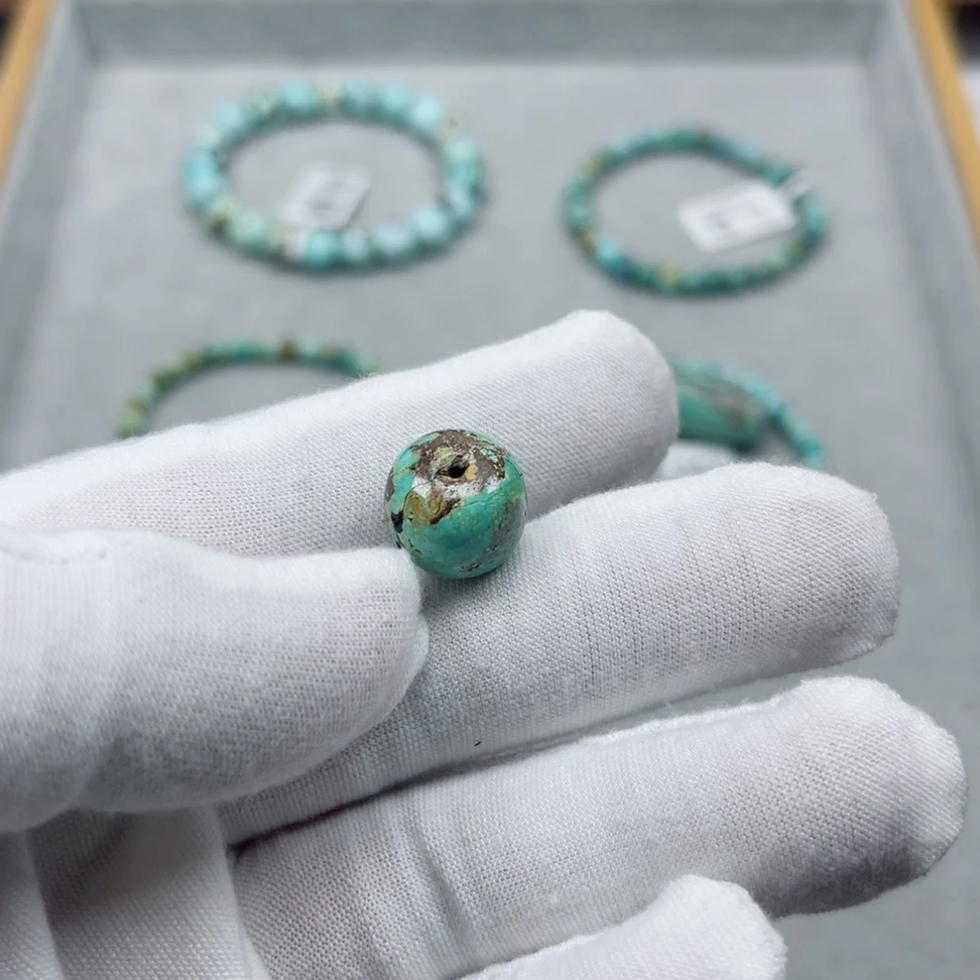 绿松石未镶嵌挂件