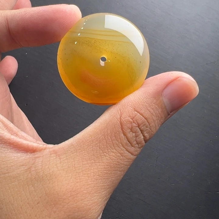 石英质玉（黄龙玉）未镶嵌颈饰