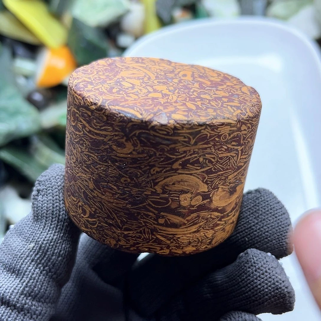 颈饰未镶嵌石英质玉