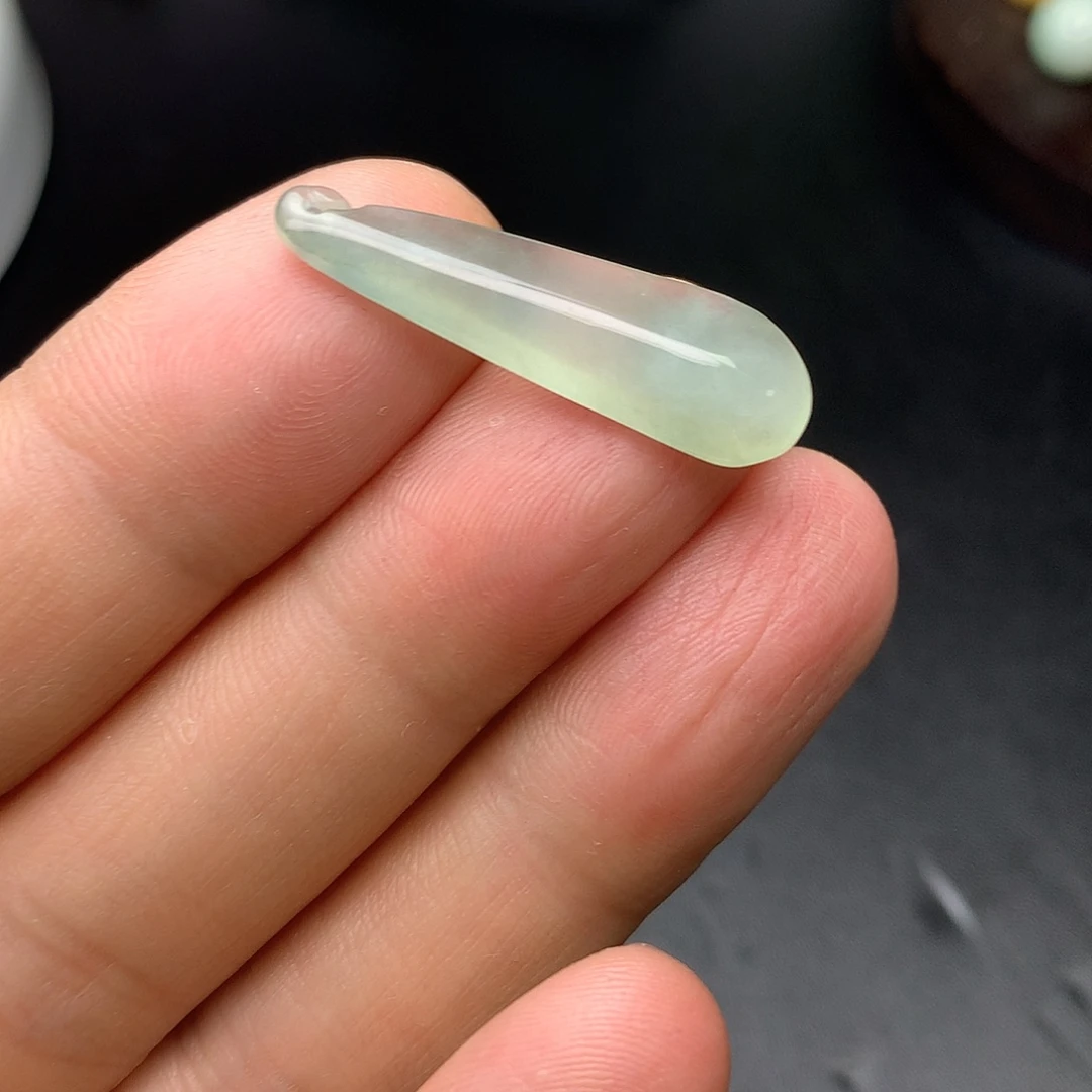 翡翠未镶嵌颈饰翡翠首饰和翡翠珠宝