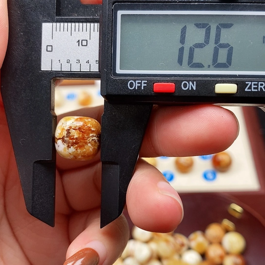 琥珀未镶嵌裸石蜜蜡