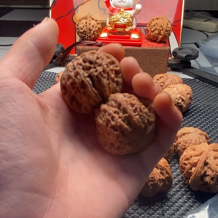 老***谢文玩核桃精品对血麒麟