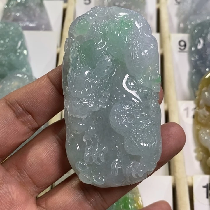 颈饰未镶嵌翡翠金*龙