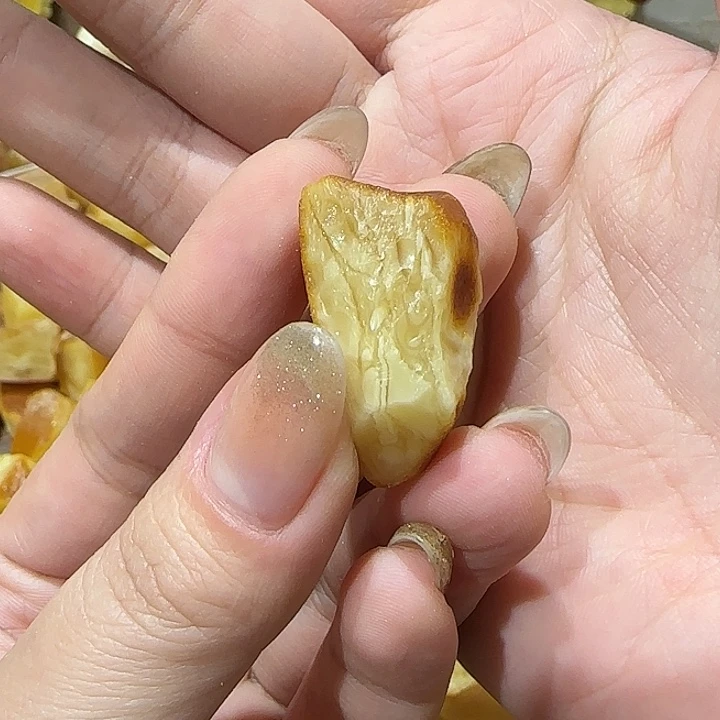 农***吴定制琥珀未镶嵌蜜蜡