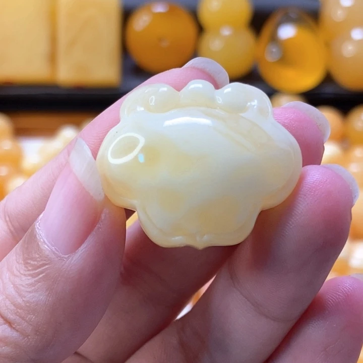 琥珀未镶嵌颈饰天然琥珀蜜蜡