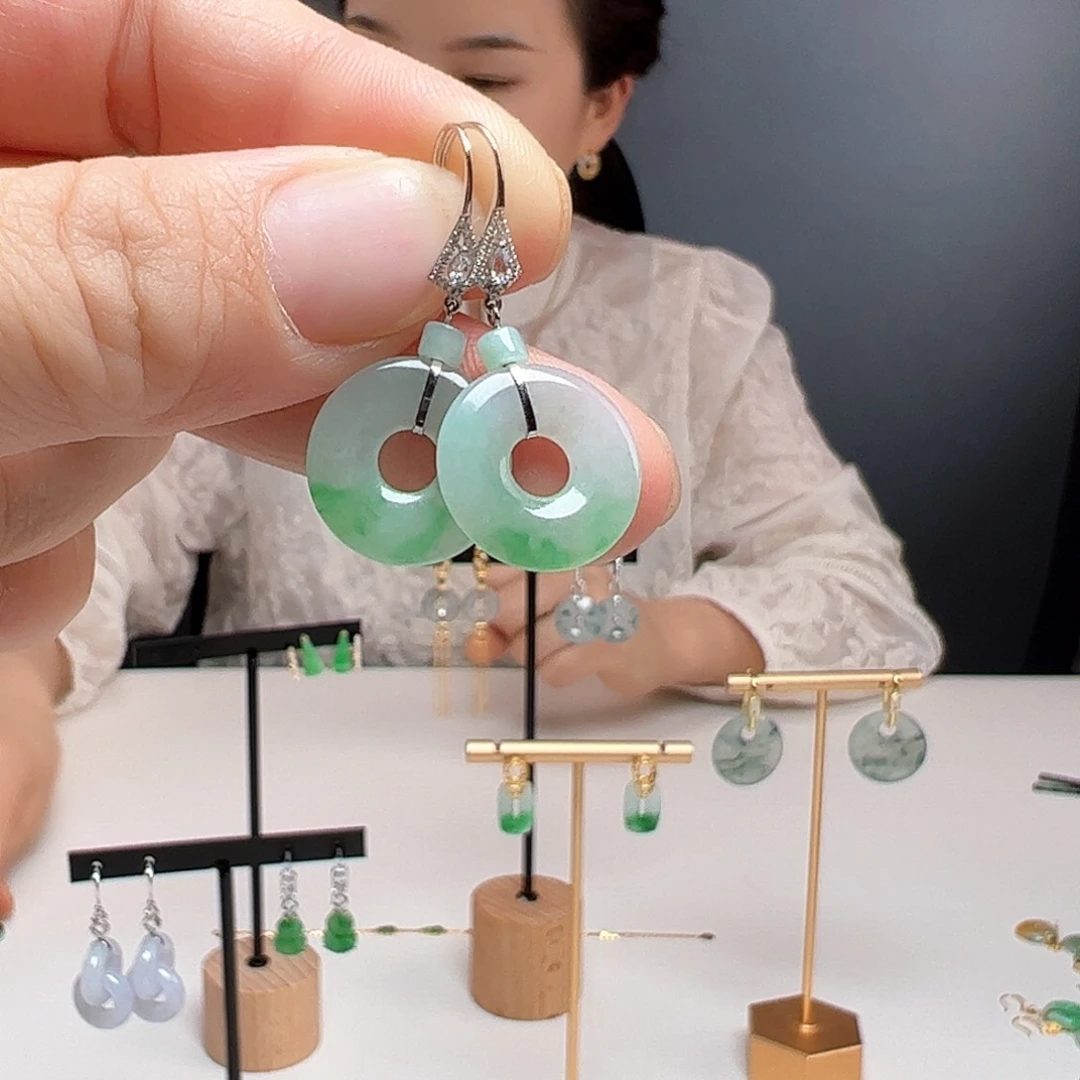 翡翠18K金镶嵌耳饰天然翡翠