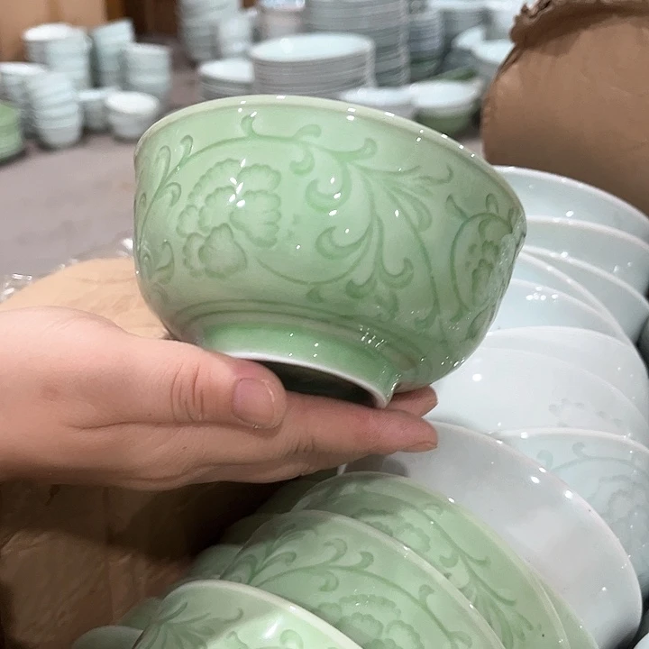 瓷片豆青4.75英寸釉缠枝莲米饭碗六个，微瑕包邮