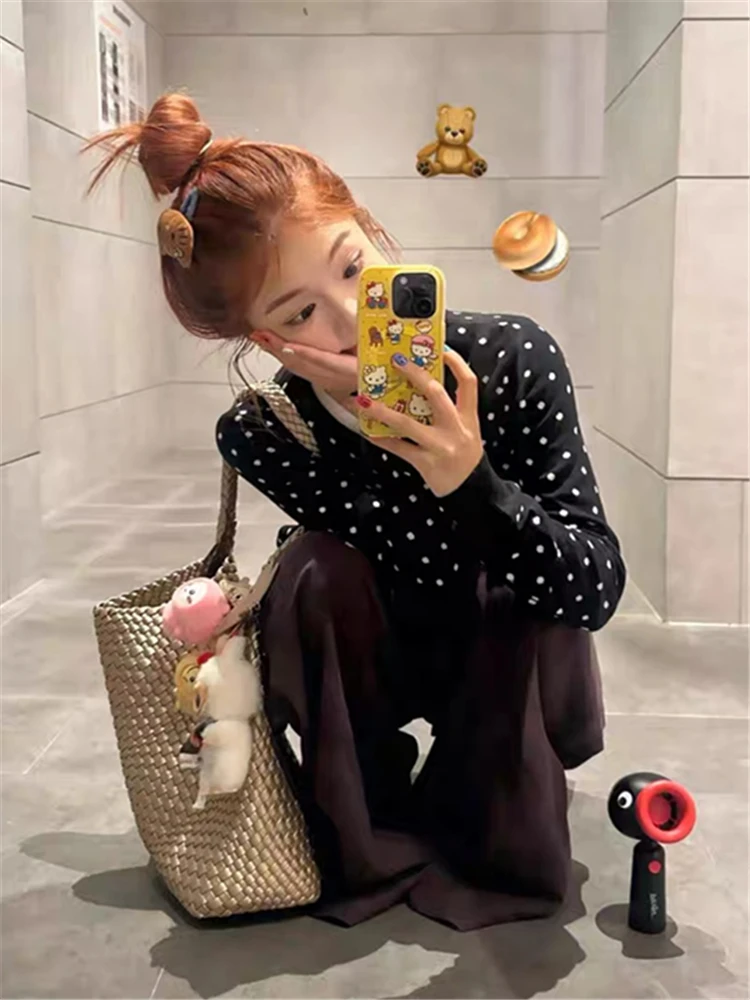 韩系早秋季氛围感穿搭黑色波点针织开衫上衣女休闲短款毛衣小外套