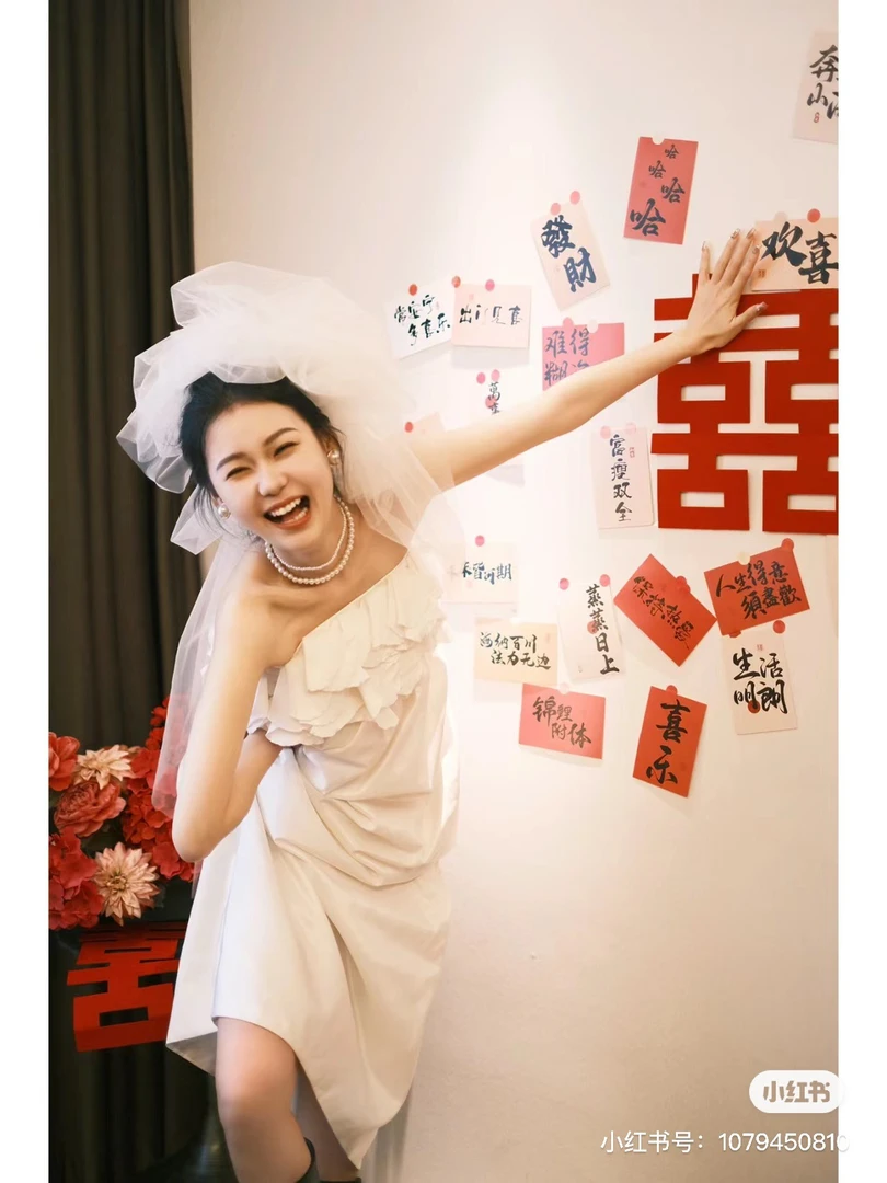 非卖品！！！勿拍！！！联系客服可租婚纱礼服！！！