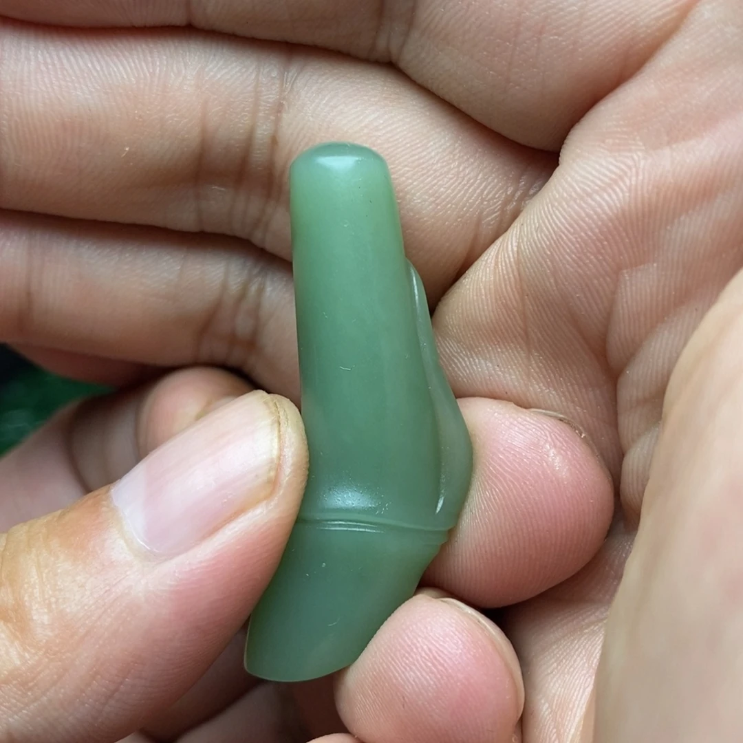 未镶嵌和田玉(碧玉)挂件