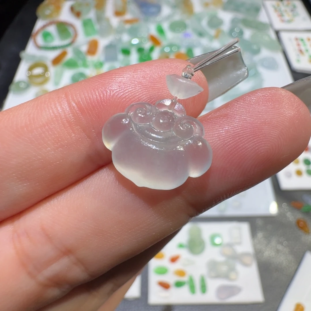 未镶嵌定制翡翠冰种如意锁