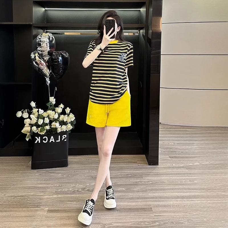运动休闲套装女夏季2025新款韩版宽松显瘦减龄条纹短袖短裤两件套