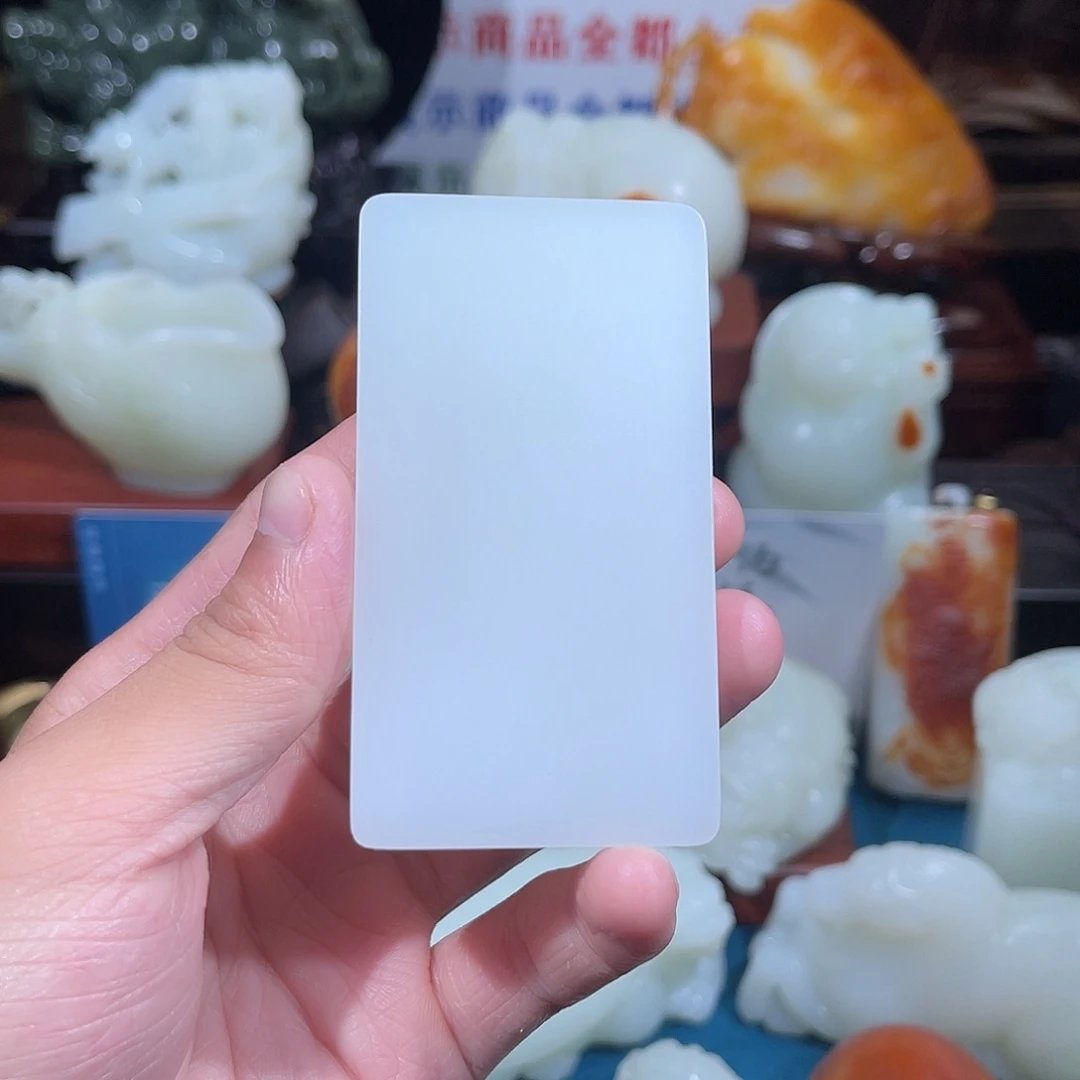 颈饰未镶嵌和田玉（糖玉）