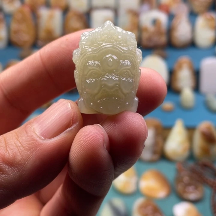 颈饰未镶嵌和田玉