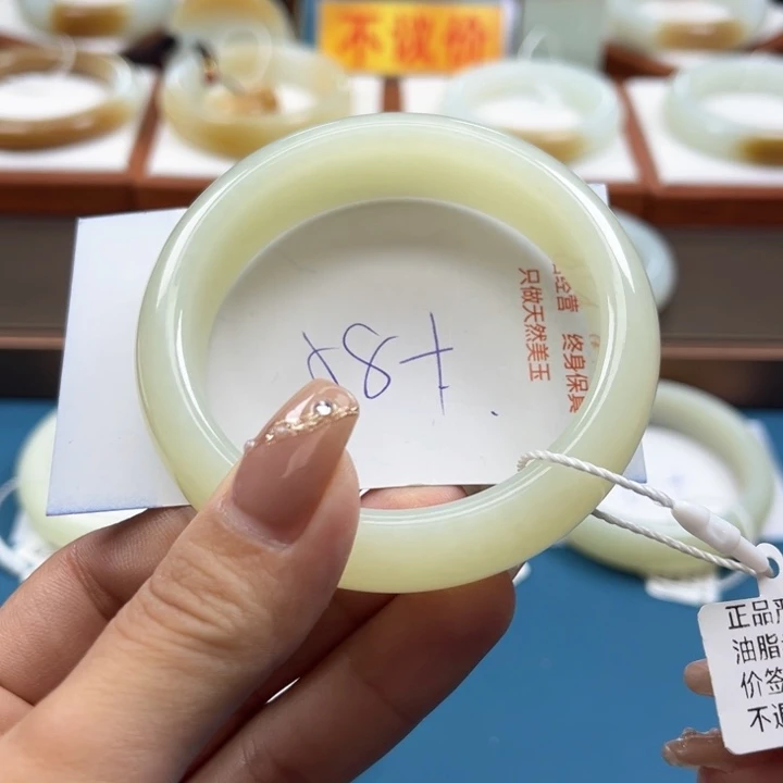 和田玉（糖玉）手镯未镶嵌