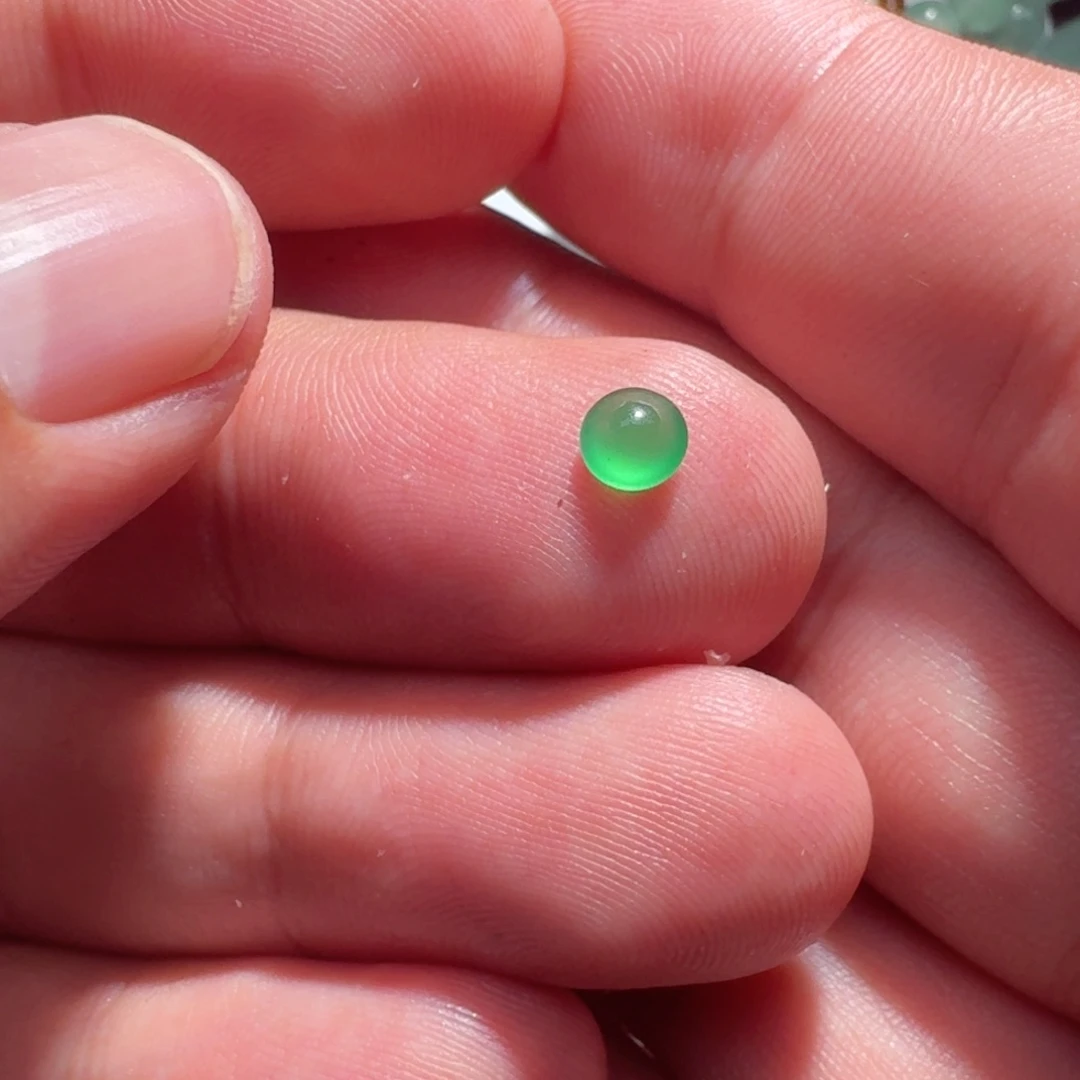 未镶嵌定制翡翠松**影天然翡翠蛋