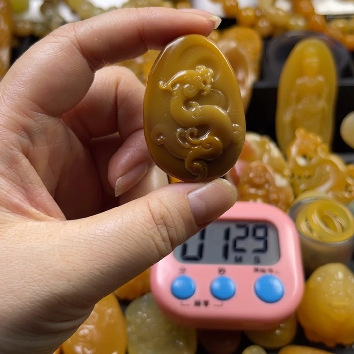 石英质玉未镶嵌吊坠(不含链)秋**雨