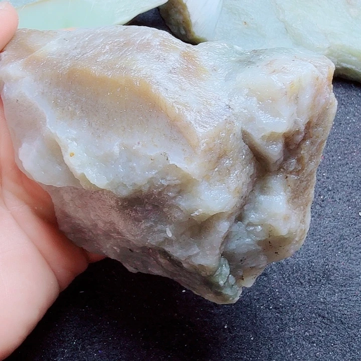 未镶嵌和田玉（糖玉）珠宝半成品