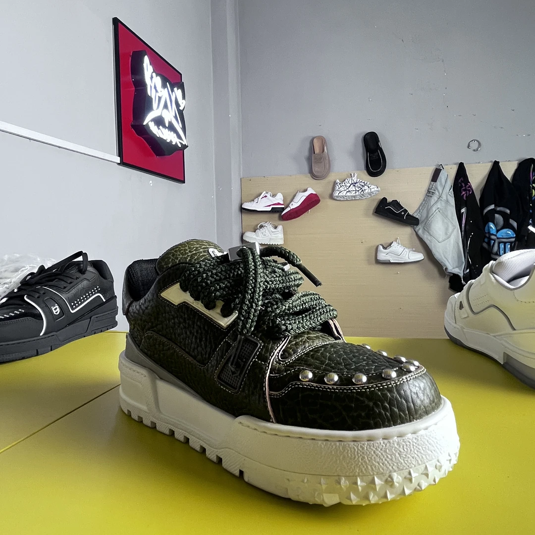 军绿高帮复古增高百搭板鞋休闲鞋通用干净感痞帅男鞋潮鞋潮流鞋子