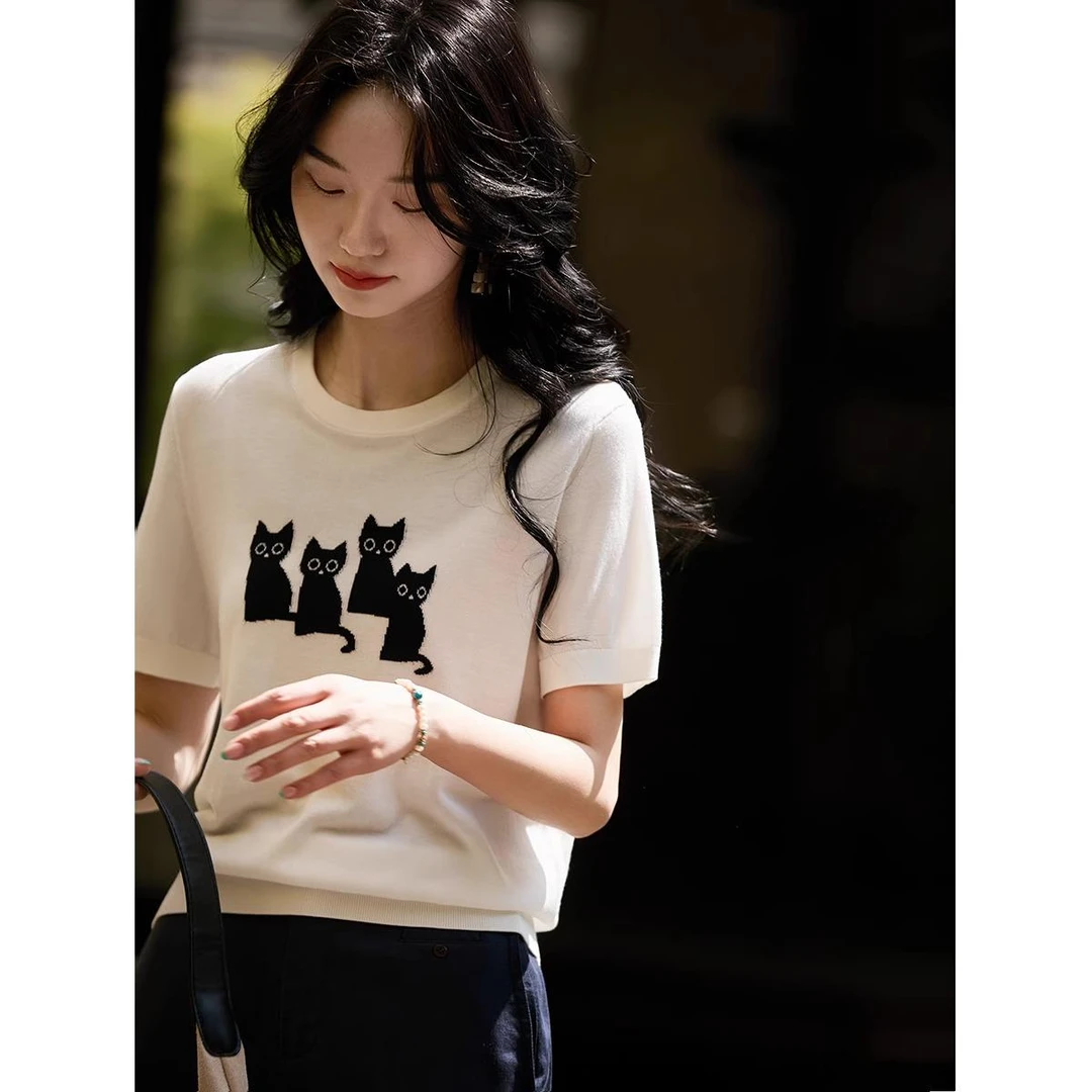 哥弟阿玛施正2025夏季新款显瘦猫圆领袖冰丝针织上衣女款短袖t恤