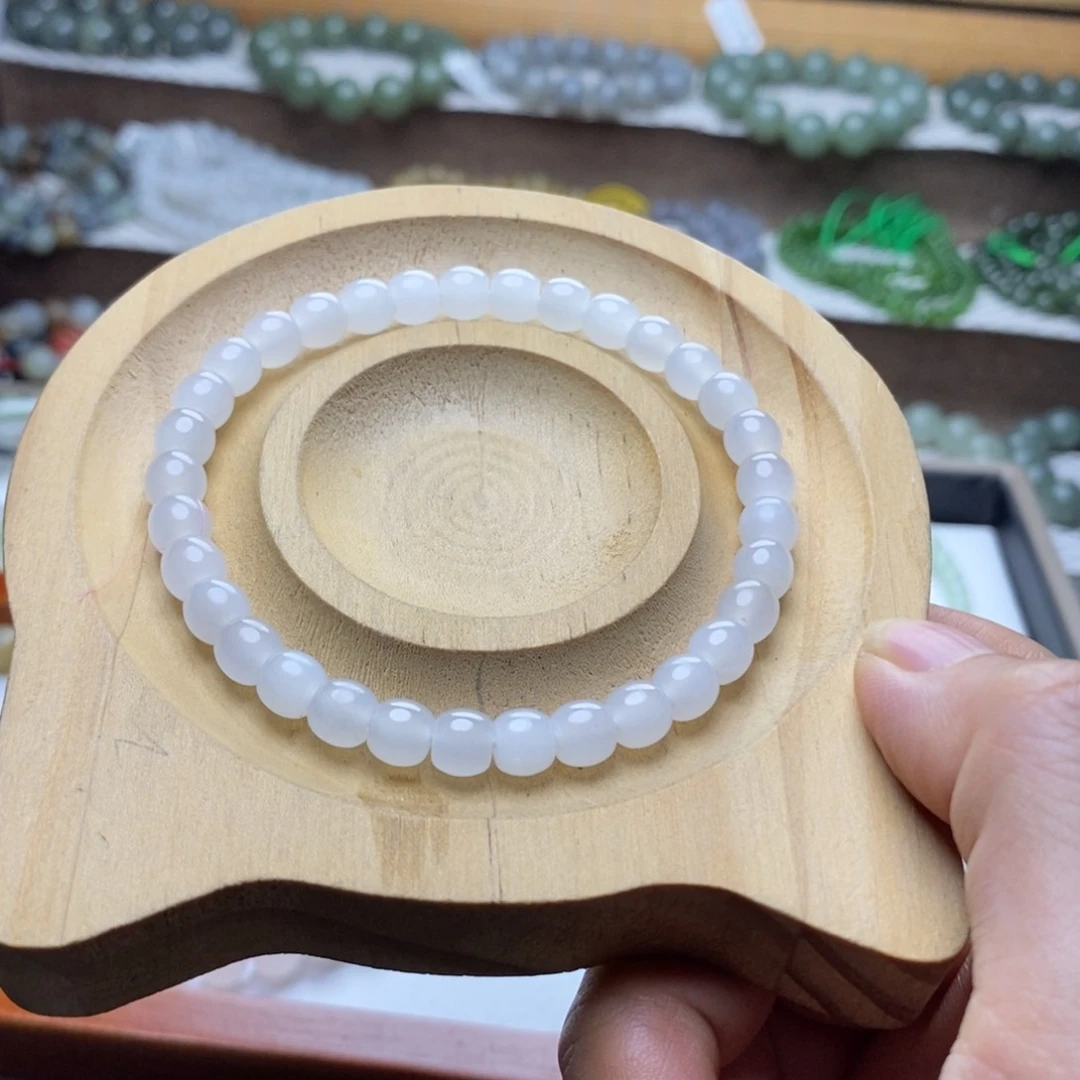 手串未镶嵌和田玉6mm高白冰直切