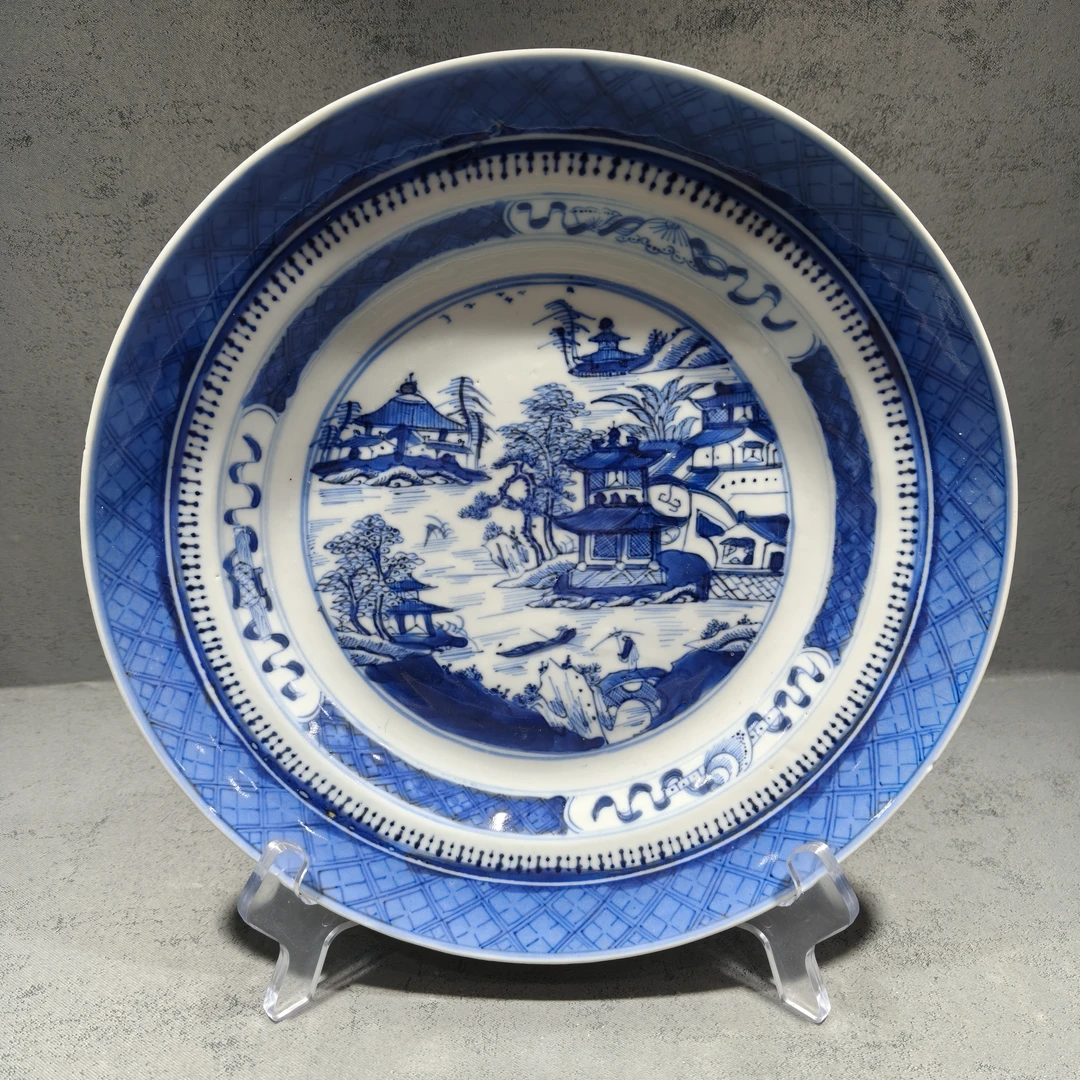 清康熙青花人物亭台楼阁折腹盘
