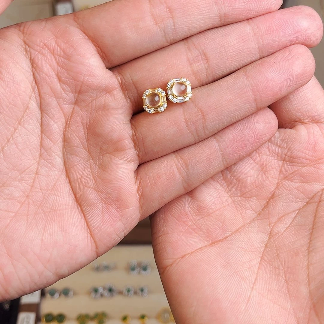 石英质玉耳钉银S925镶嵌迪***慢水沫子方糖