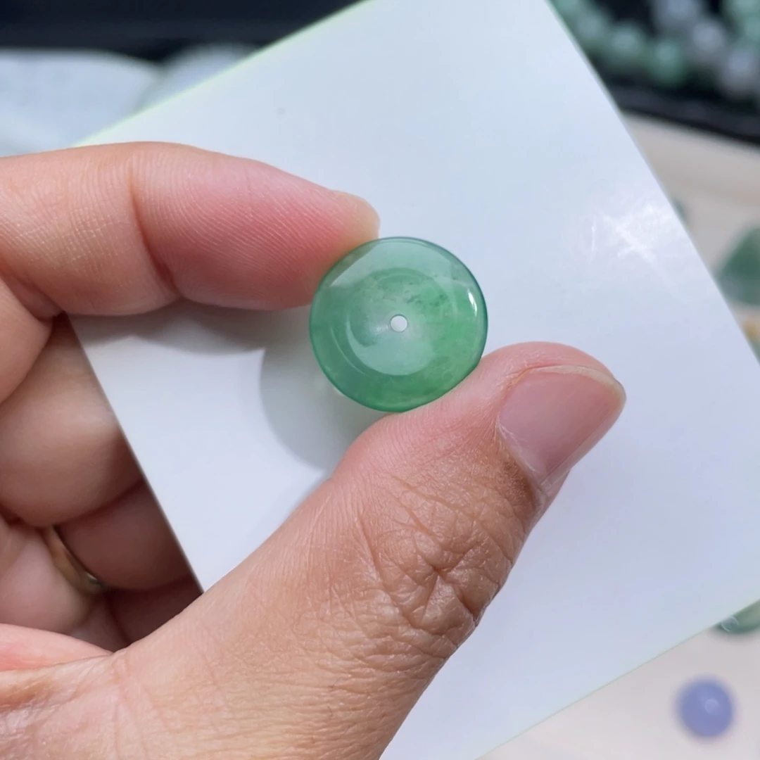 定制翡翠未镶嵌平安扣