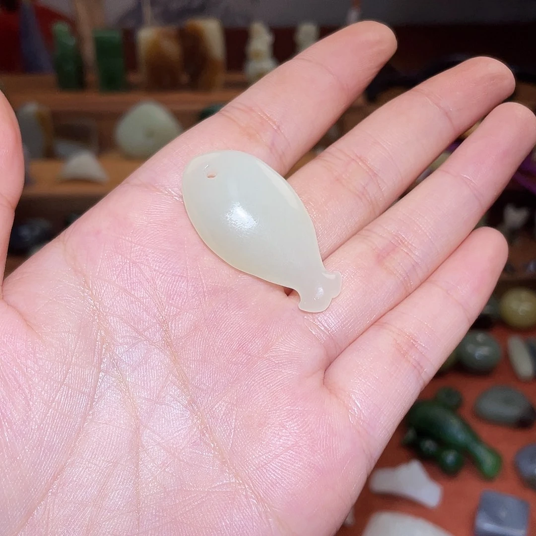 和田玉未镶嵌颈饰?*燕