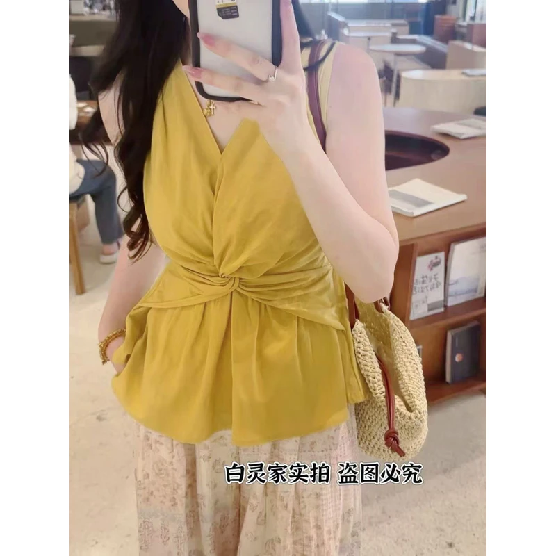 1（3893）夏季法式新款小众设计感修身扭结显瘦上衣