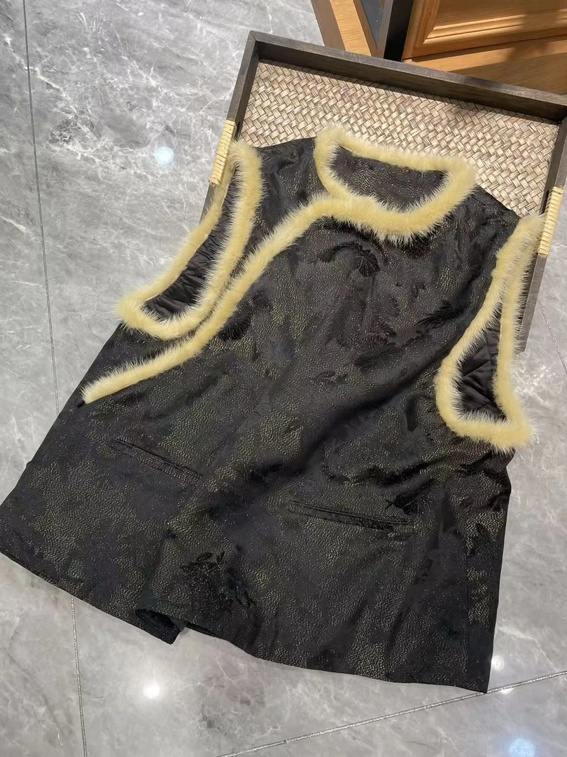 谢美丽-精选金闪轻奢拼接马甲